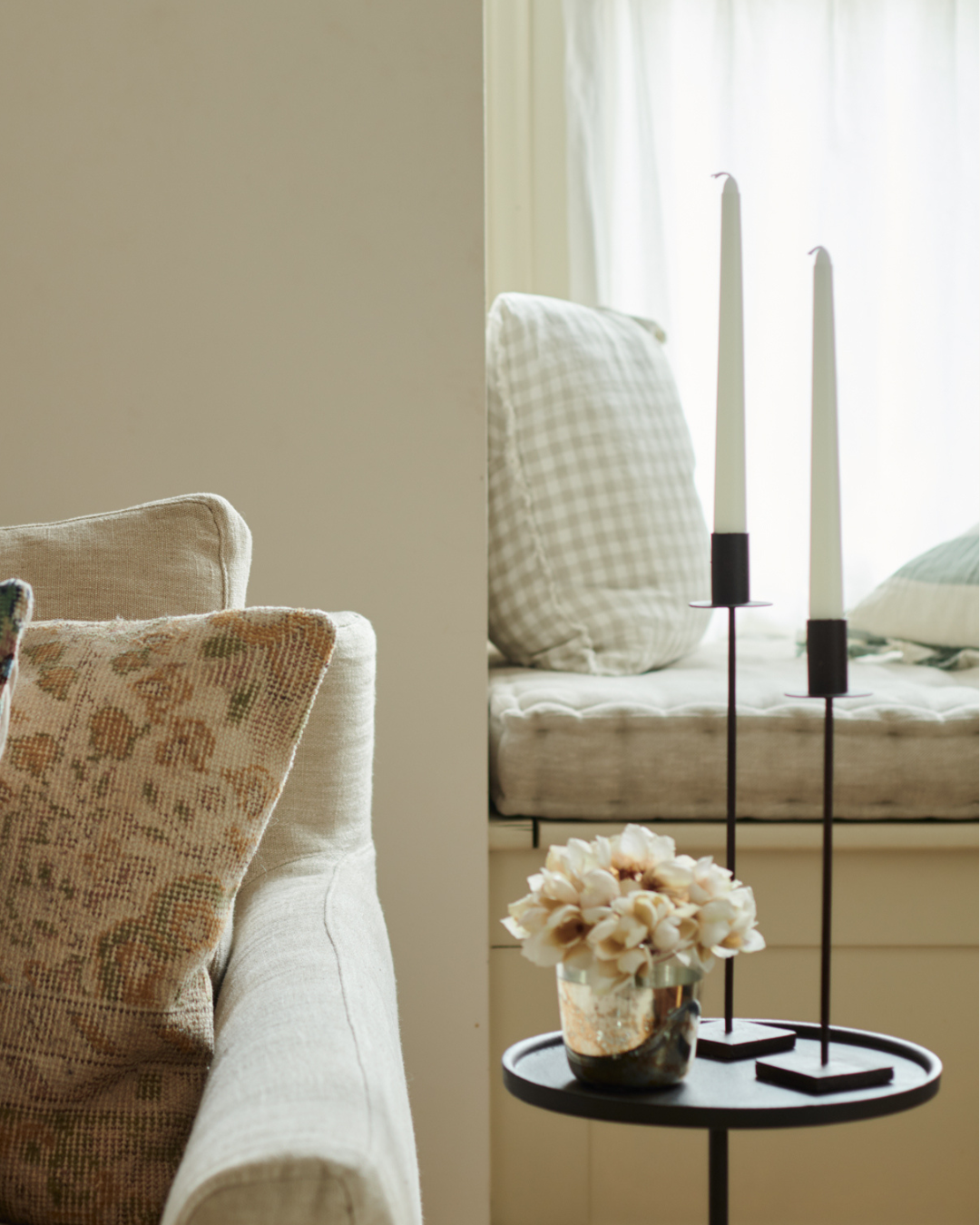 candlesticks, black candlesticks